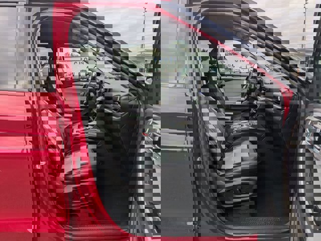 Certified 2022 Ford Explorer XLT w/ Equipment Group 202A image 33