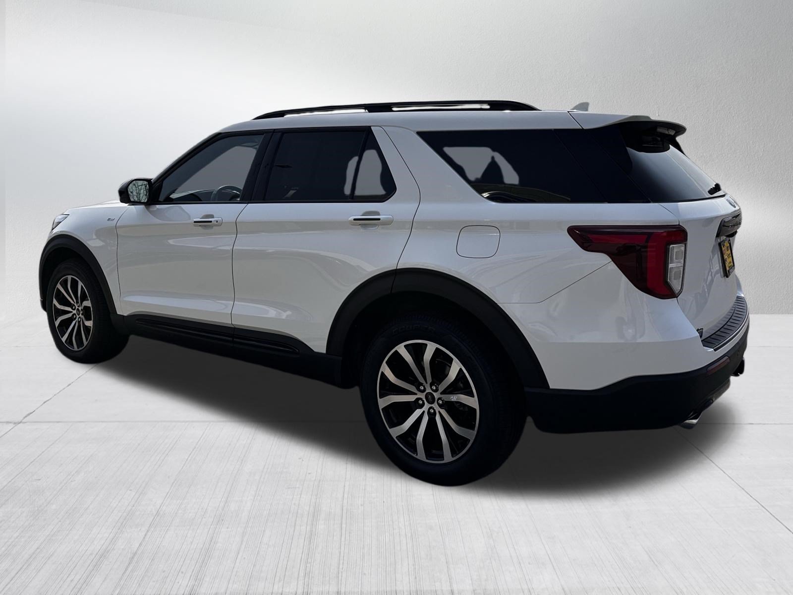 Certified 2023 Ford Explorer ST-Line w/ Class IV Trailer Tow Package AWD/4WD image 5