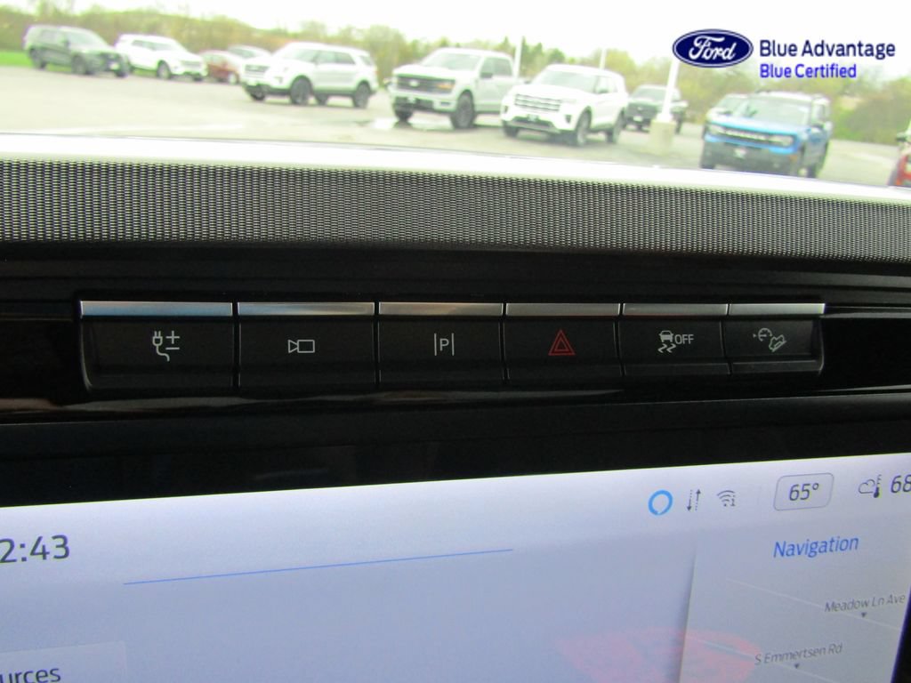 Certified 2022 Ford F150 Platinum w/ Equipment Group 701A High AWD/4WD image 36