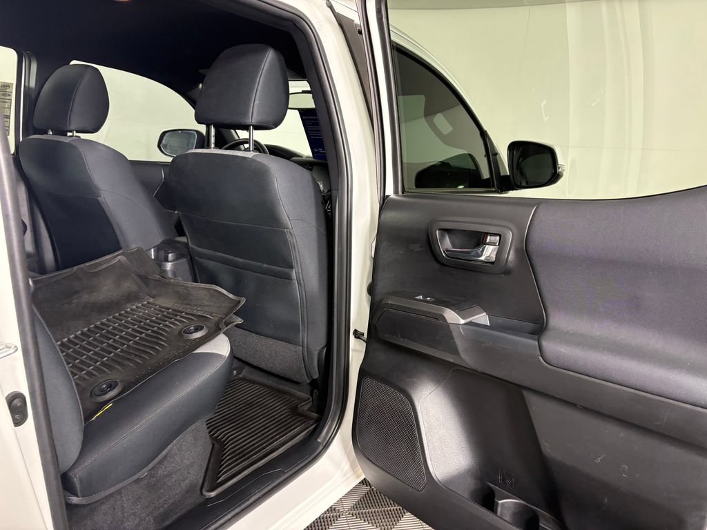 Used 2021 Toyota Tacoma TRD Sport w/ Technology Package AWD/4WD image 32