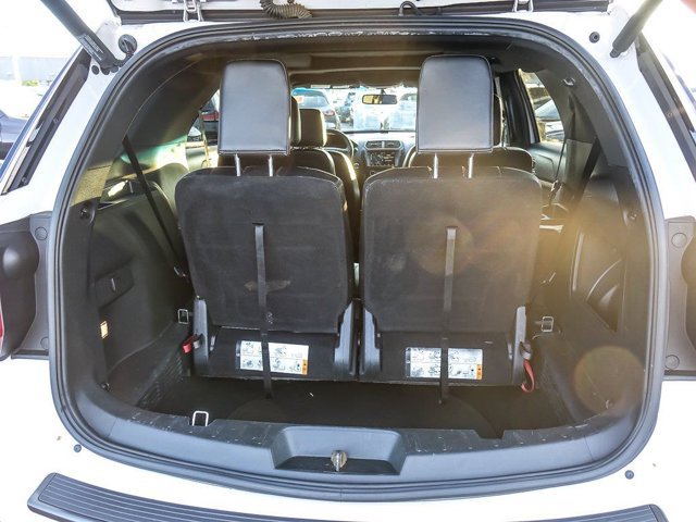 Certified 2018 Ford Explorer XLT w/ Equipment Group 202A AWD/4WD image 30