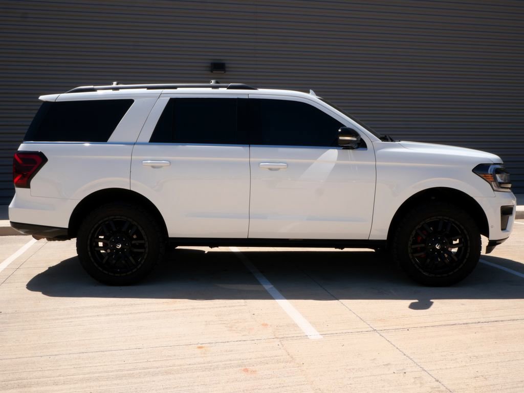 Certified 2022 Ford Expedition Limited AWD/4WD image 2