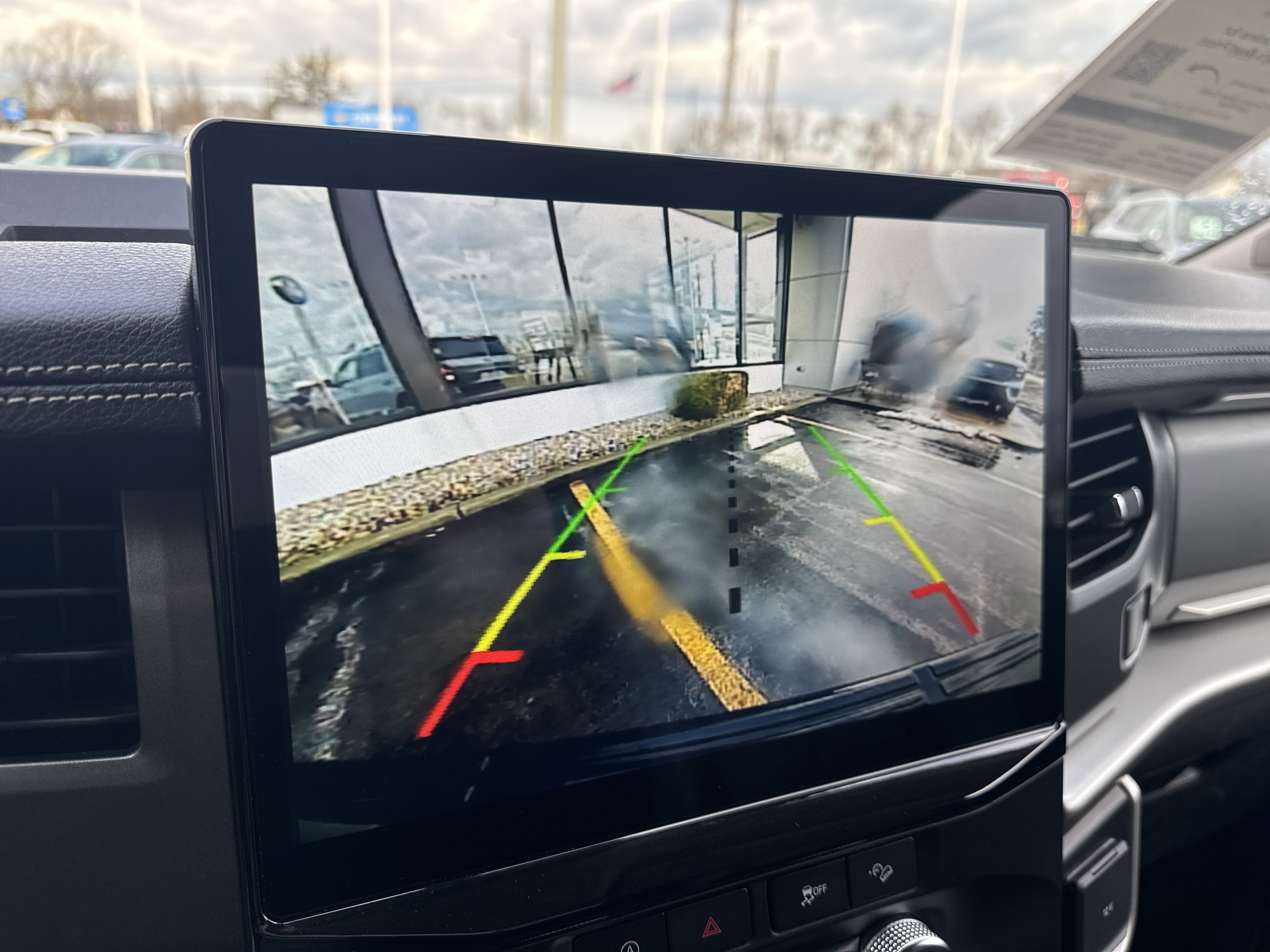 Certified 2024 Ford Expedition XLT image 19