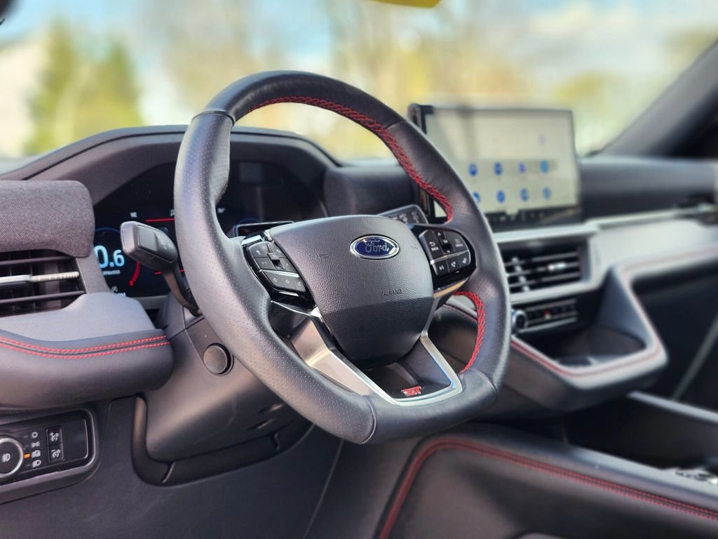 Certified 2025 Ford Explorer ST image 21