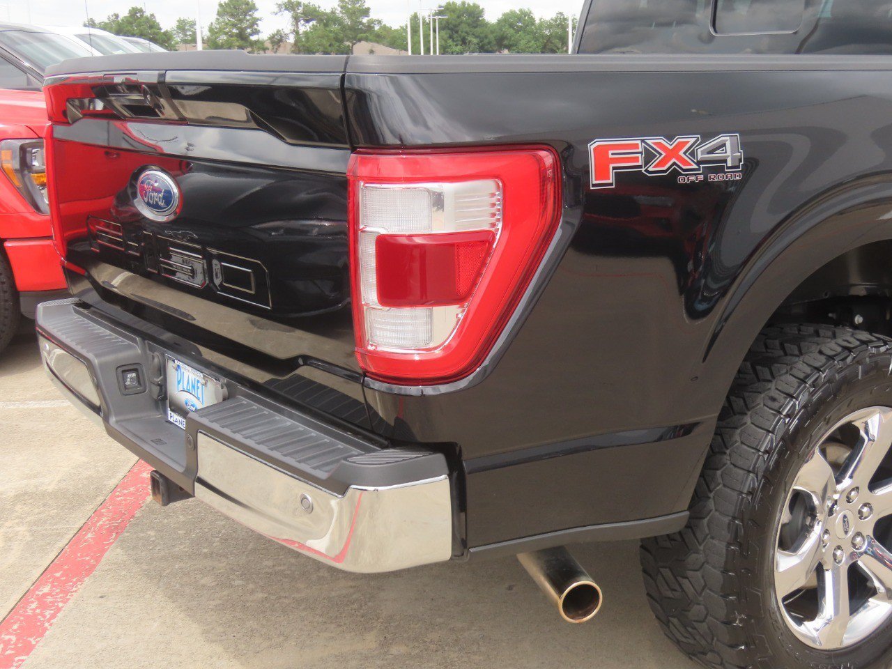 Certified 2023 Ford F150 Lariat w/ Trailer Tow Package AWD/4WD image 12