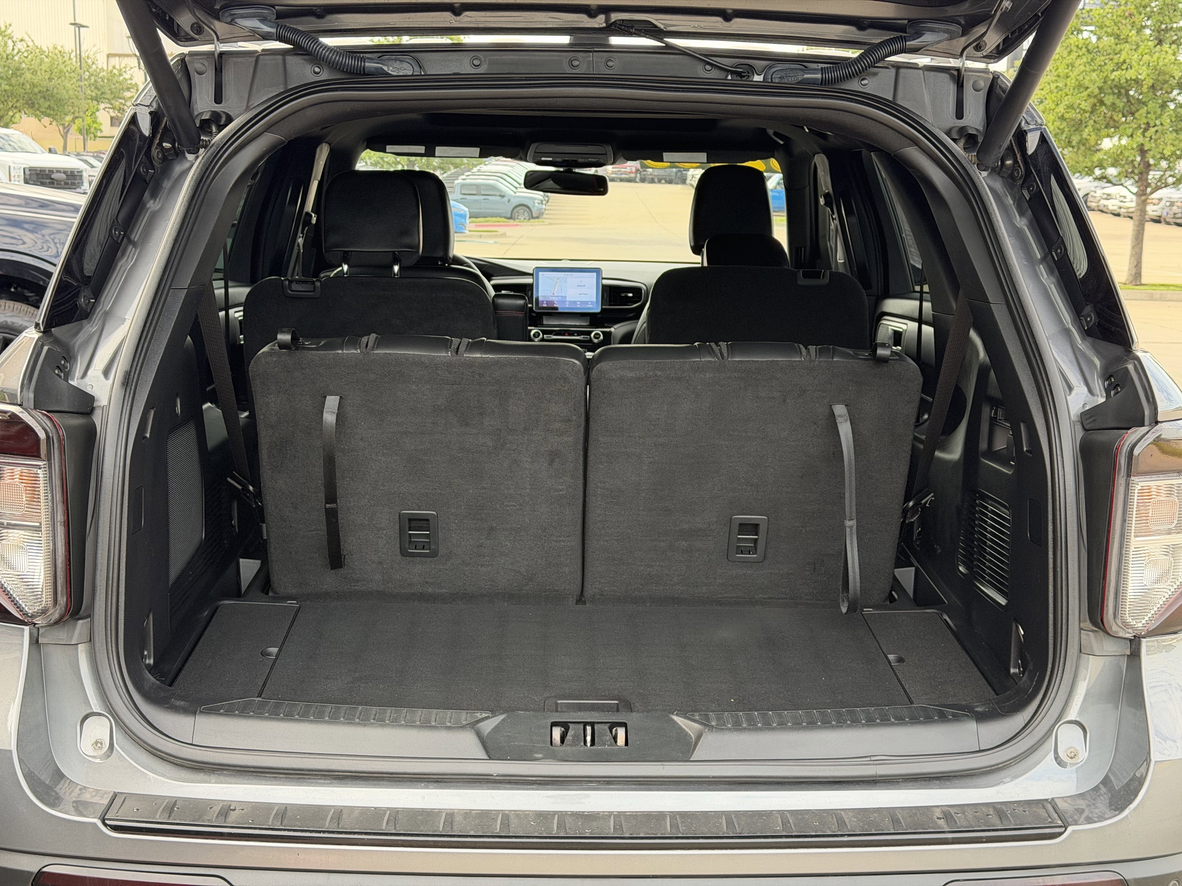 Certified 2023 Ford Explorer ST-Line w/ Class IV Trailer Tow Package RWD image 35