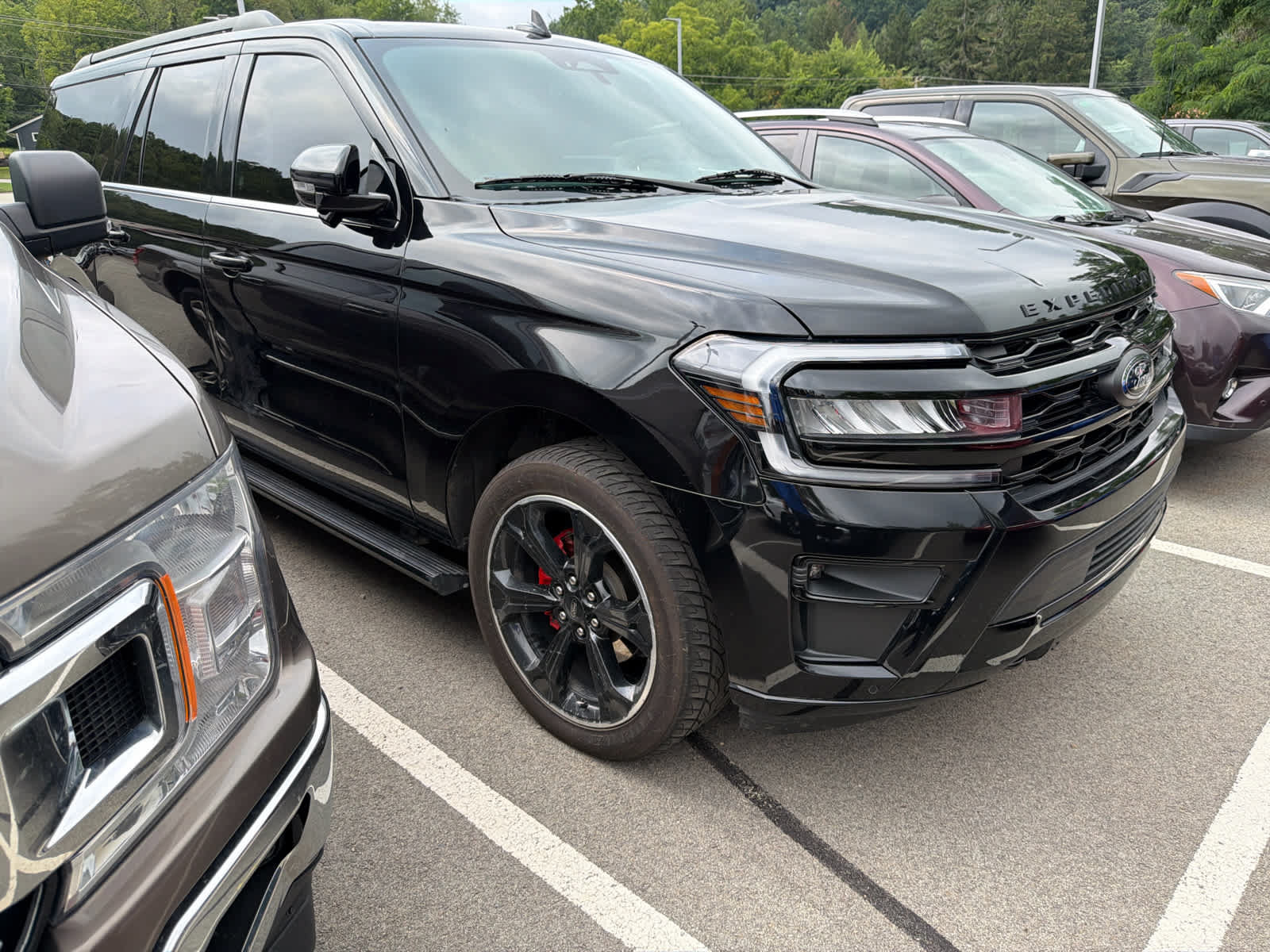 Certified 2022 Ford Expedition Max Limited AWD/4WD image 3