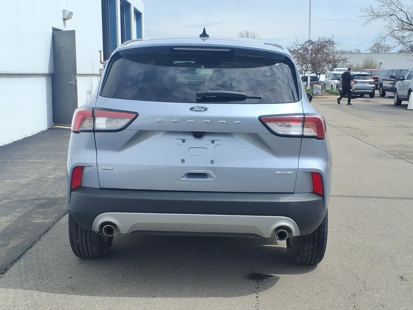 Certified 2022 Ford Escape SE w/ Convenience Package image 3