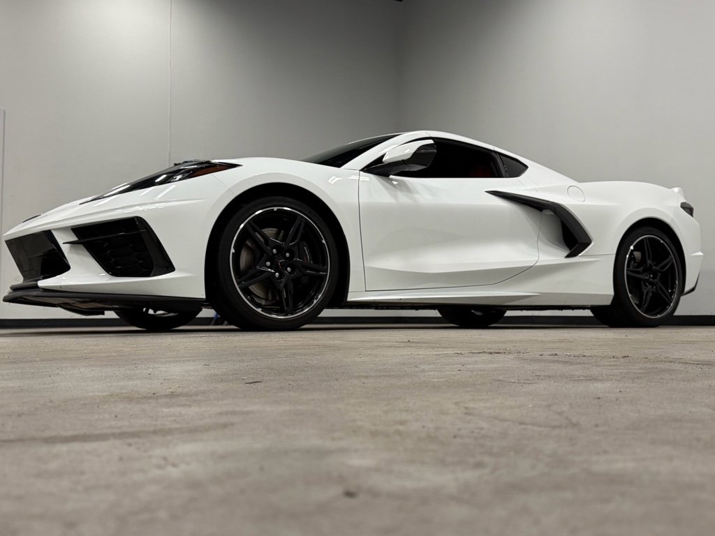 Used 2022 Chevrolet Corvette Stingray Coupe w/ Z51 Performance Package image 4