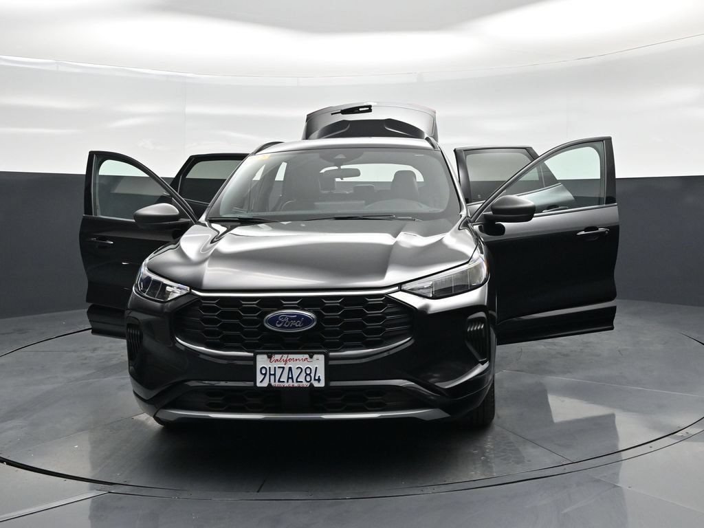 Certified 2023 Ford Escape ST-Line w/ Tech Pack #1 FWD image 32