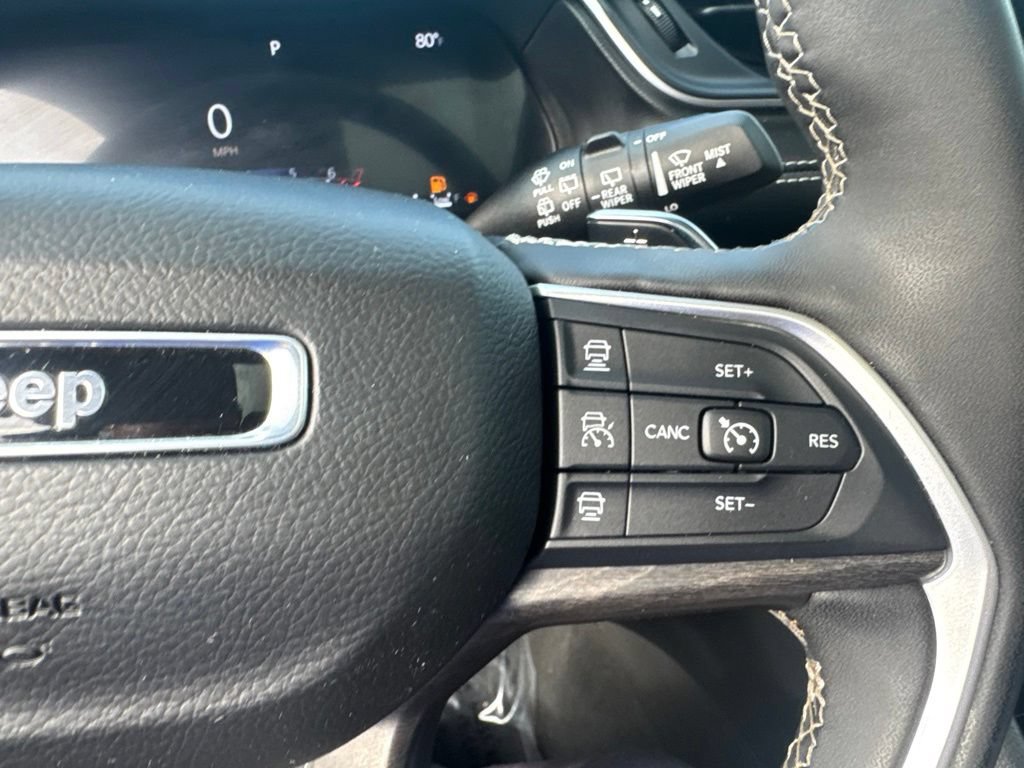 Used 2025 Jeep Grand Cherokee Limited w/ MOPAR Finishing Package AWD/4WD image 16