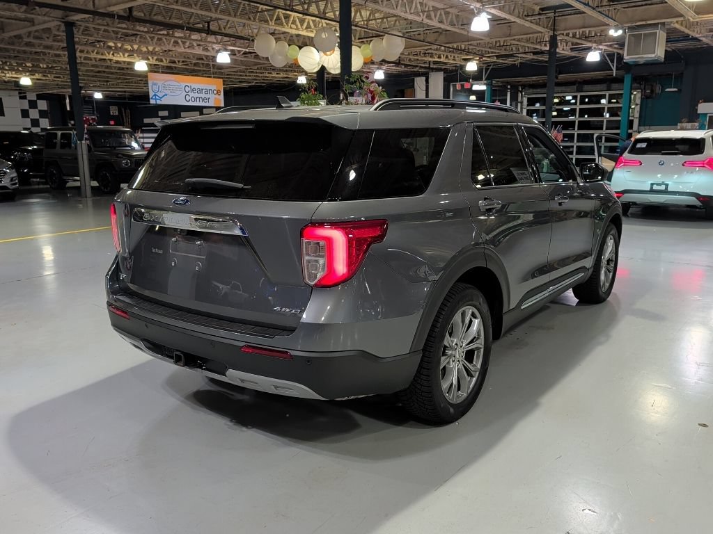 Certified 2023 Ford Explorer XLT w/ Equipment Group 202A AWD/4WD image 7