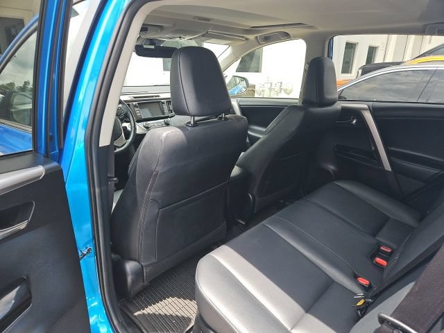 Used 2018 Toyota RAV4 Limited AWD/4WD image 18