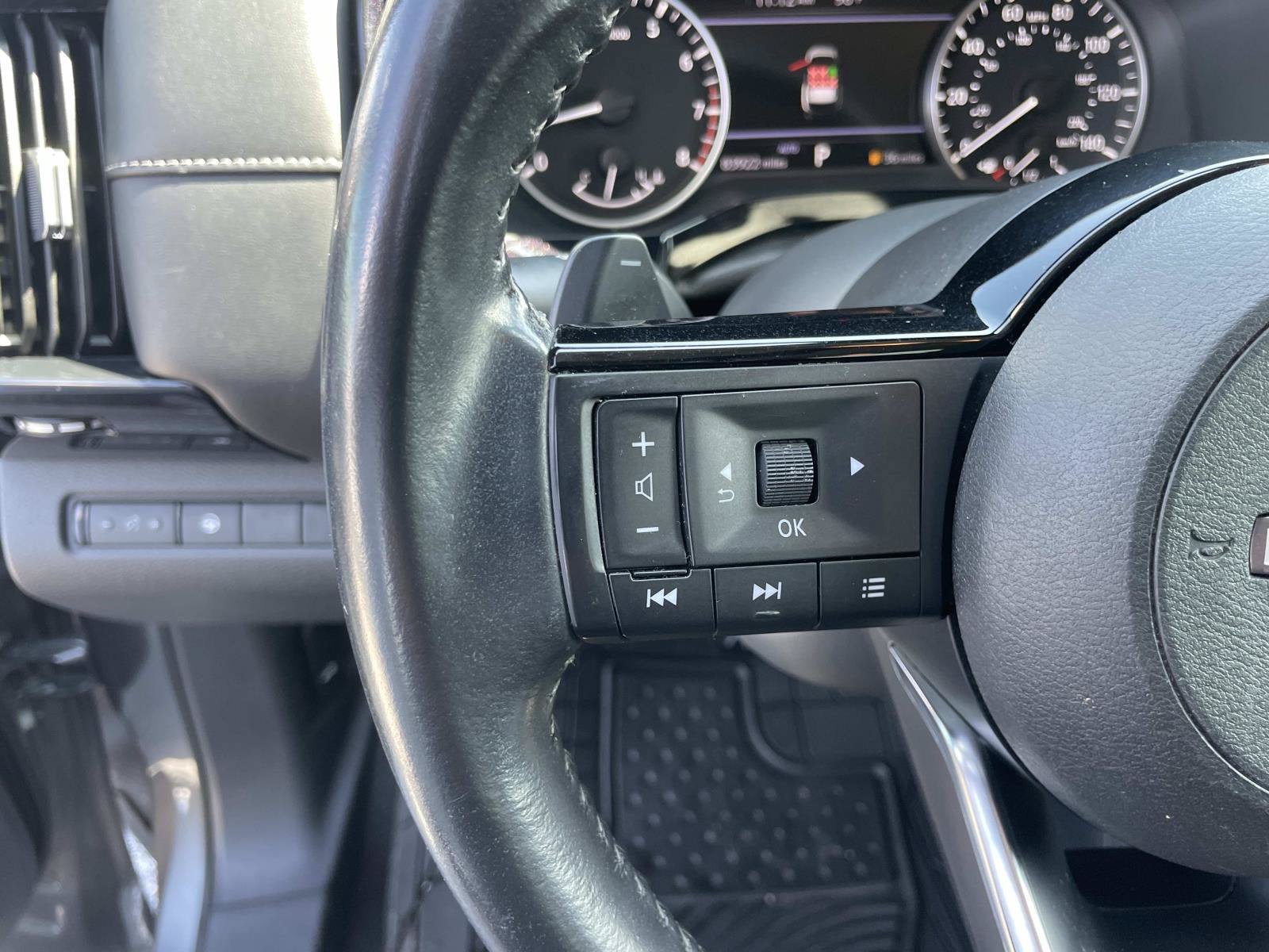 Used 2023 Nissan Pathfinder SV AWD/4WD image 18