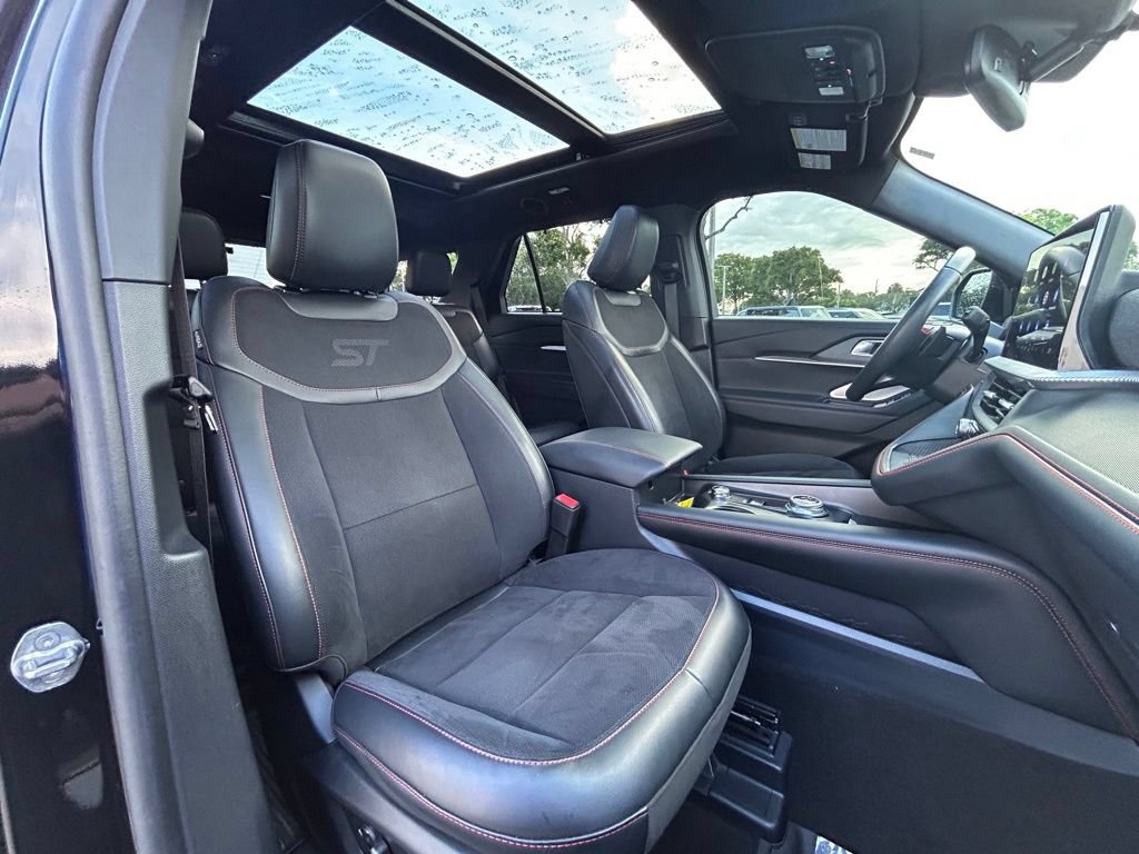 Certified 2025 Ford Explorer ST AWD/4WD image 30