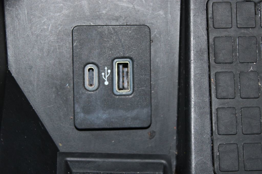 Certified 2022 Ford F150 Platinum w/ Equipment Group 701A High image 51