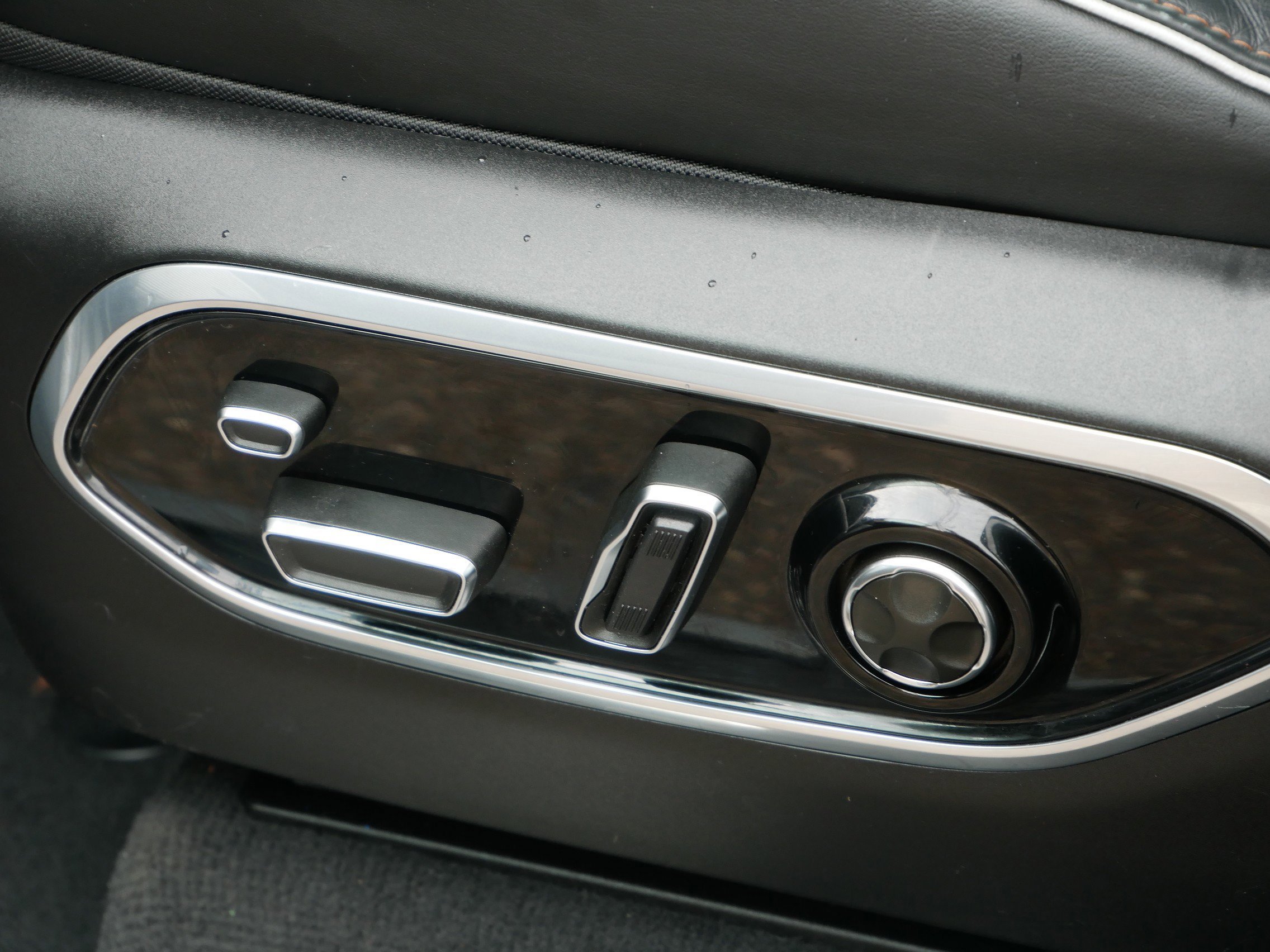 Used 2023 Jeep Grand Cherokee L Summit image 12