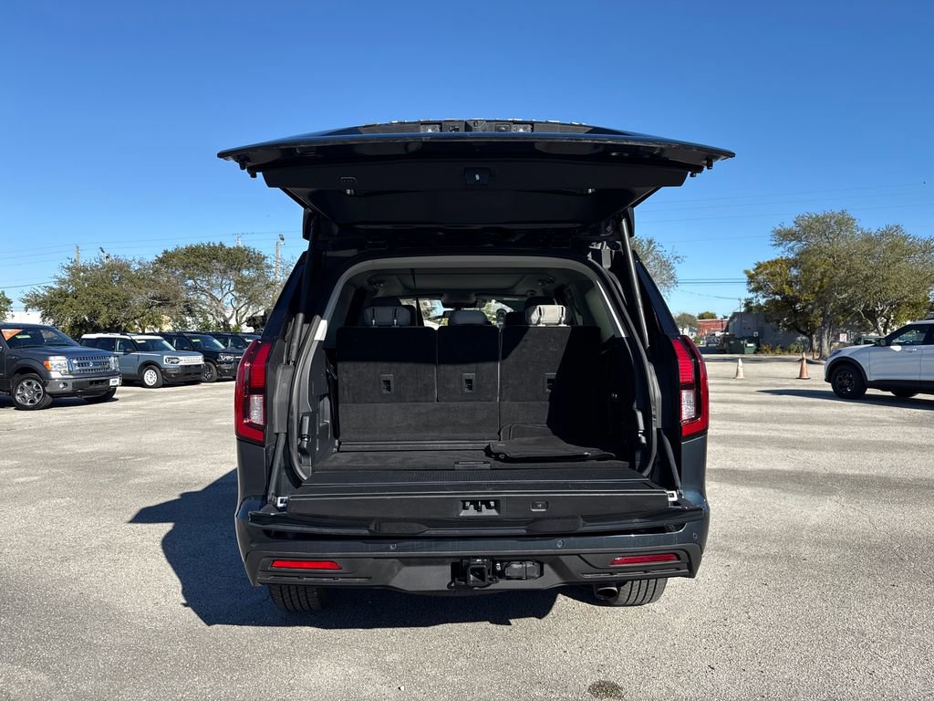 Certified 2025 Ford Expedition Active image 30