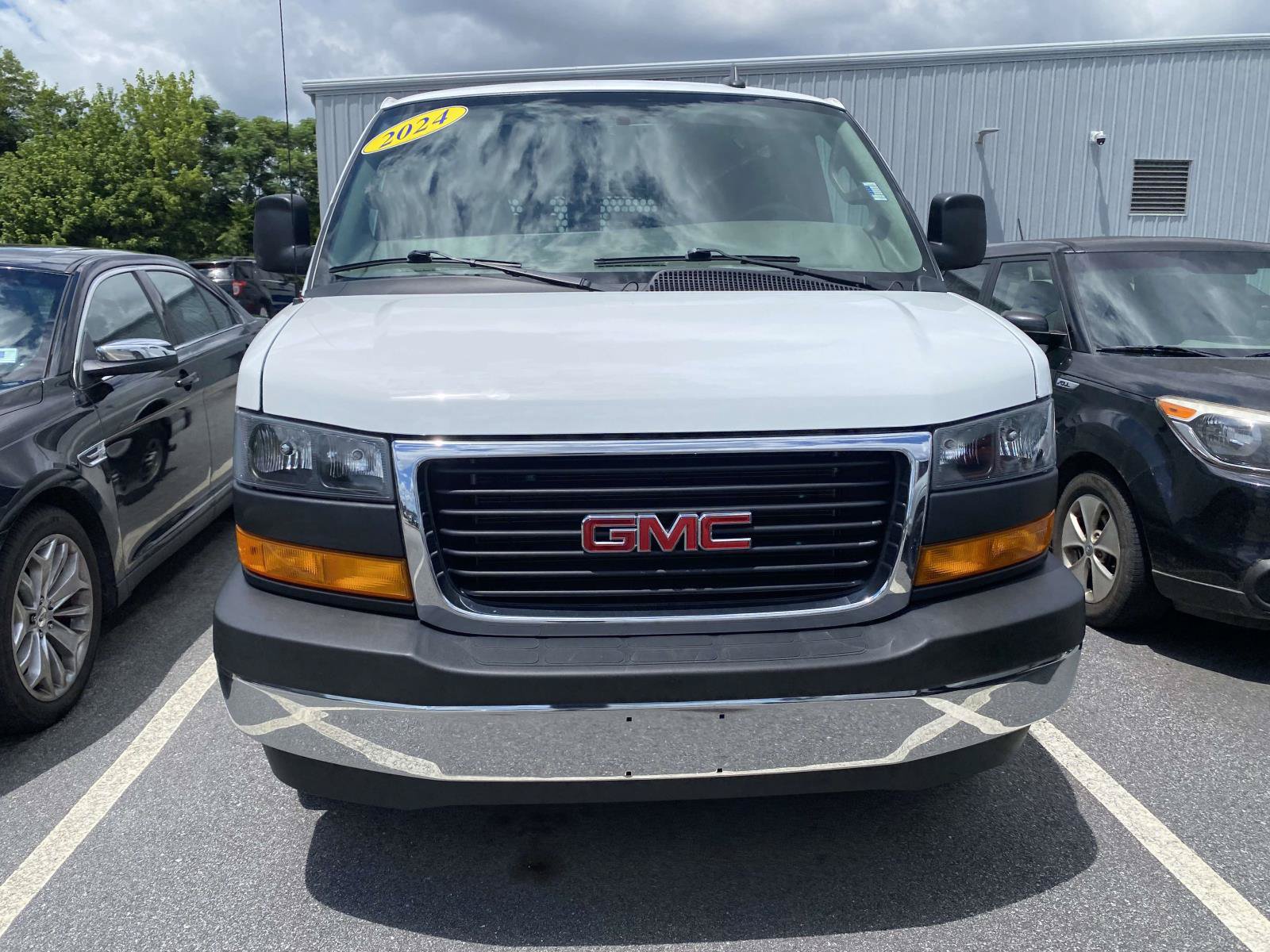 Used 2024 GMC Savana 2500 w/ Driver Convenience Package RWD video 2