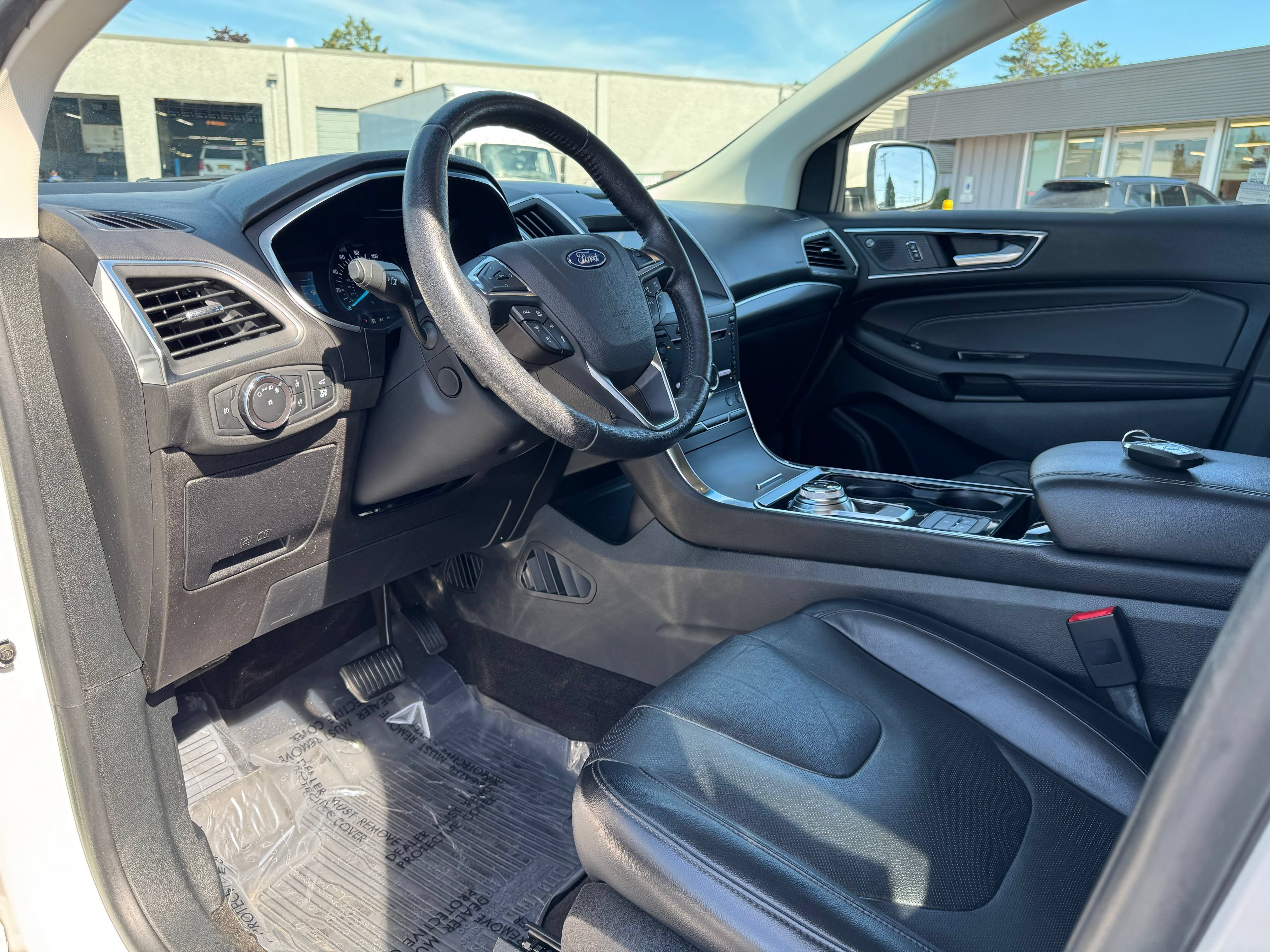 Certified 2019 Ford Edge Titanium w/ Equipment Group 301A AWD/4WD image 17