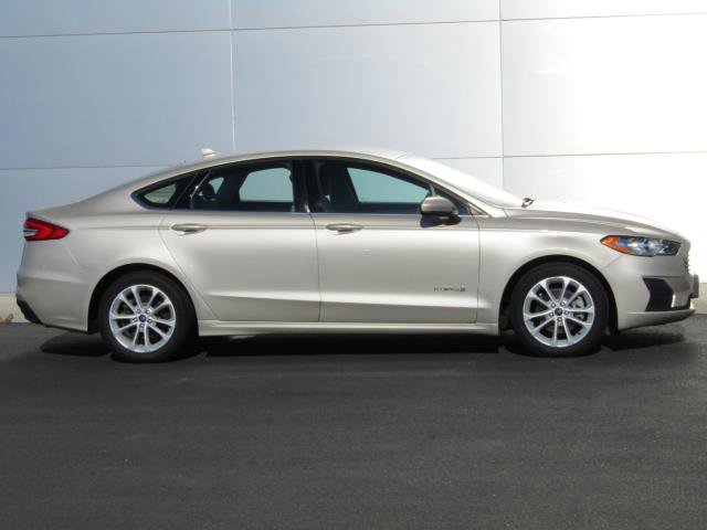 Certified 2019 Ford Fusion SE image 3