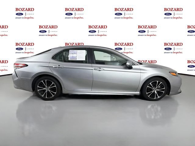 Used 2019 Toyota Camry SE FWD image 9