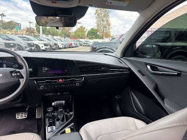 Used 2023 Kia Niro EX Touring FWD image 20