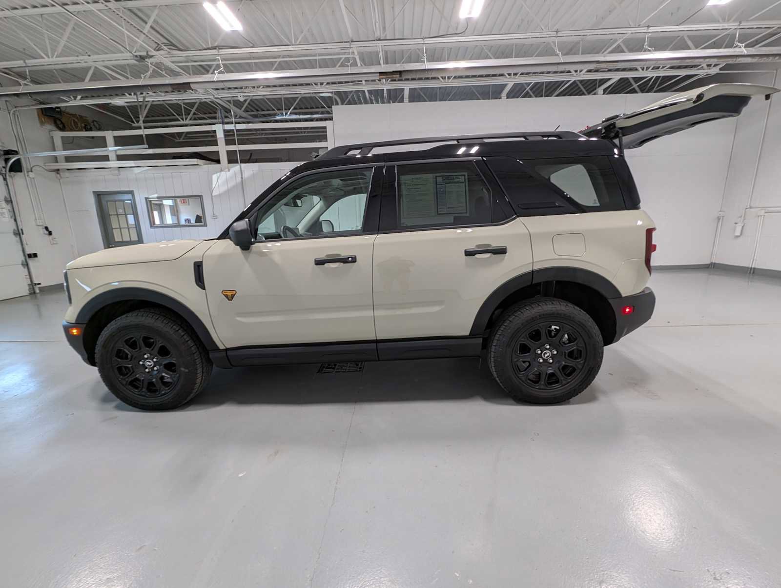 Certified 2025 Ford Bronco Sport Badlands w/ Badlands Tech Package AWD/4WD image 12