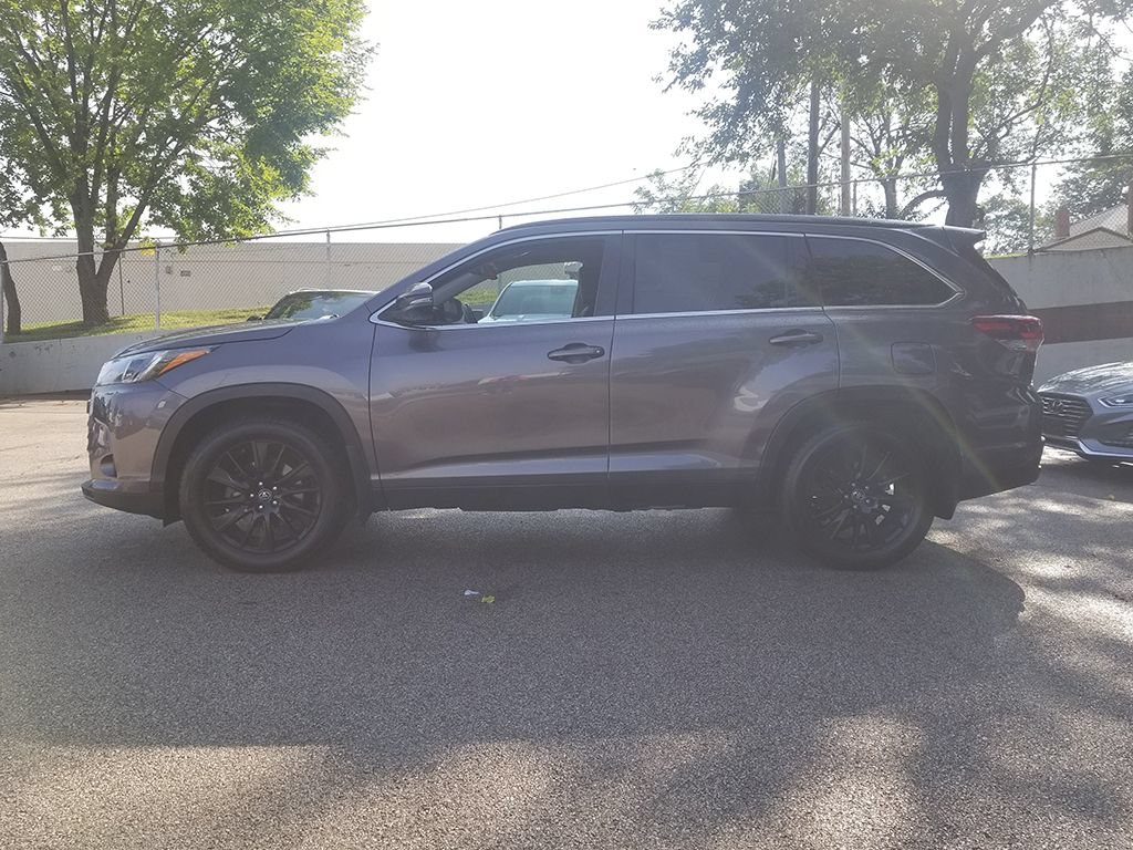 Used 2019 Toyota Highlander SE AWD/4WD image 3