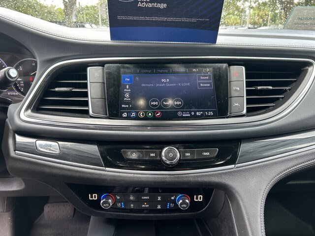 Used 2022 Buick Enclave Premium FWD image 18