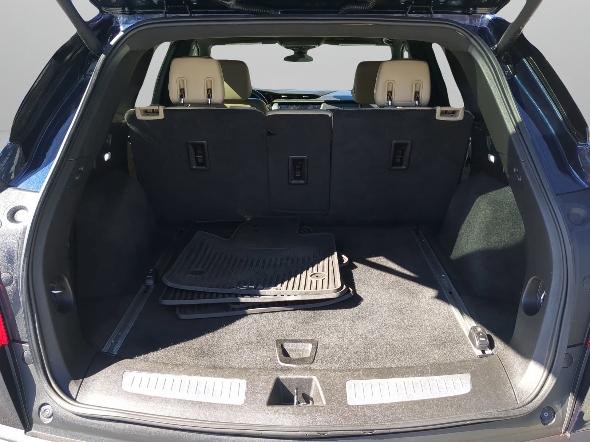 Used 2017 Cadillac XT5 Luxury w/ Driver Awareness Package image 54