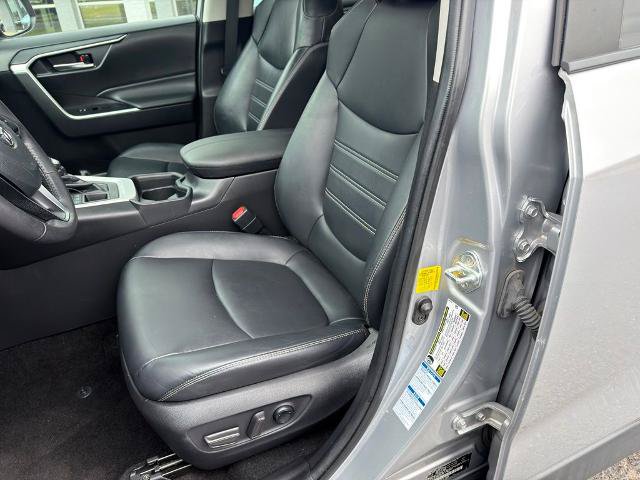 Used 2020 Toyota RAV4 XLE Premium AWD/4WD image 9