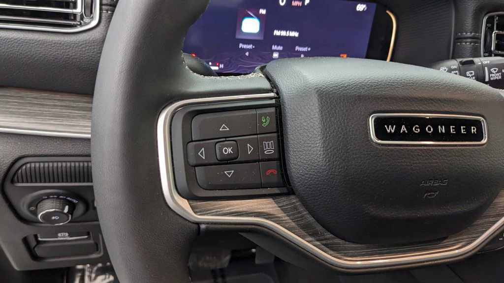 Used 2024 Jeep Wagoneer Series III image 34