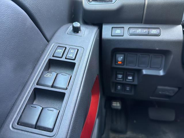 Used 2025 Nissan Frontier PRO-4X AWD/4WD image 21