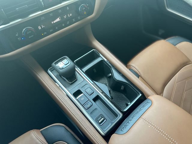 Used 2025 Nissan Pathfinder Platinum w/ Black Appearance Package image 22