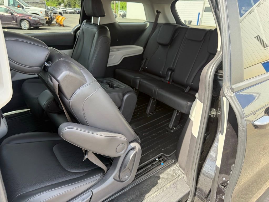 Used 2024 Kia Carnival LX FWD image 38