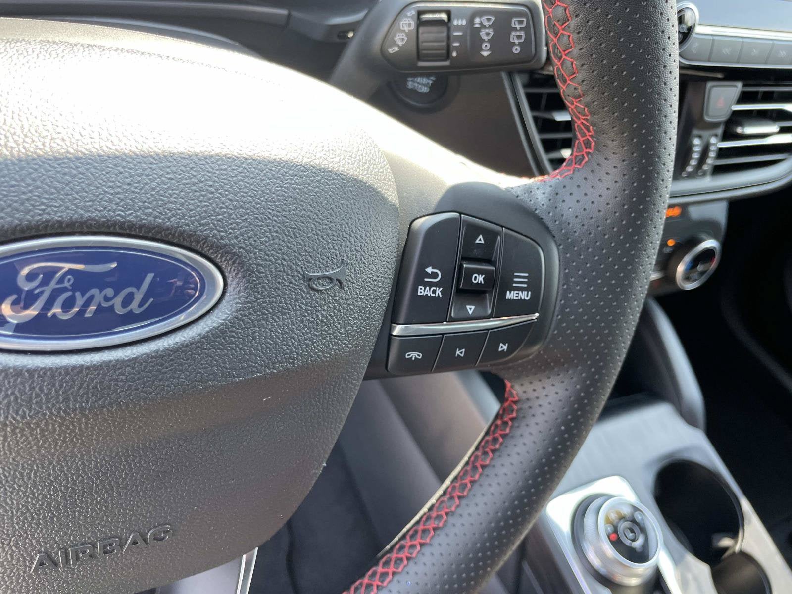 Certified 2025 Ford Escape ST-Line Select AWD/4WD image 20