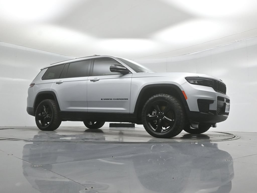 Used 2021 Jeep Grand Cherokee L Laredo AWD/4WD image 4