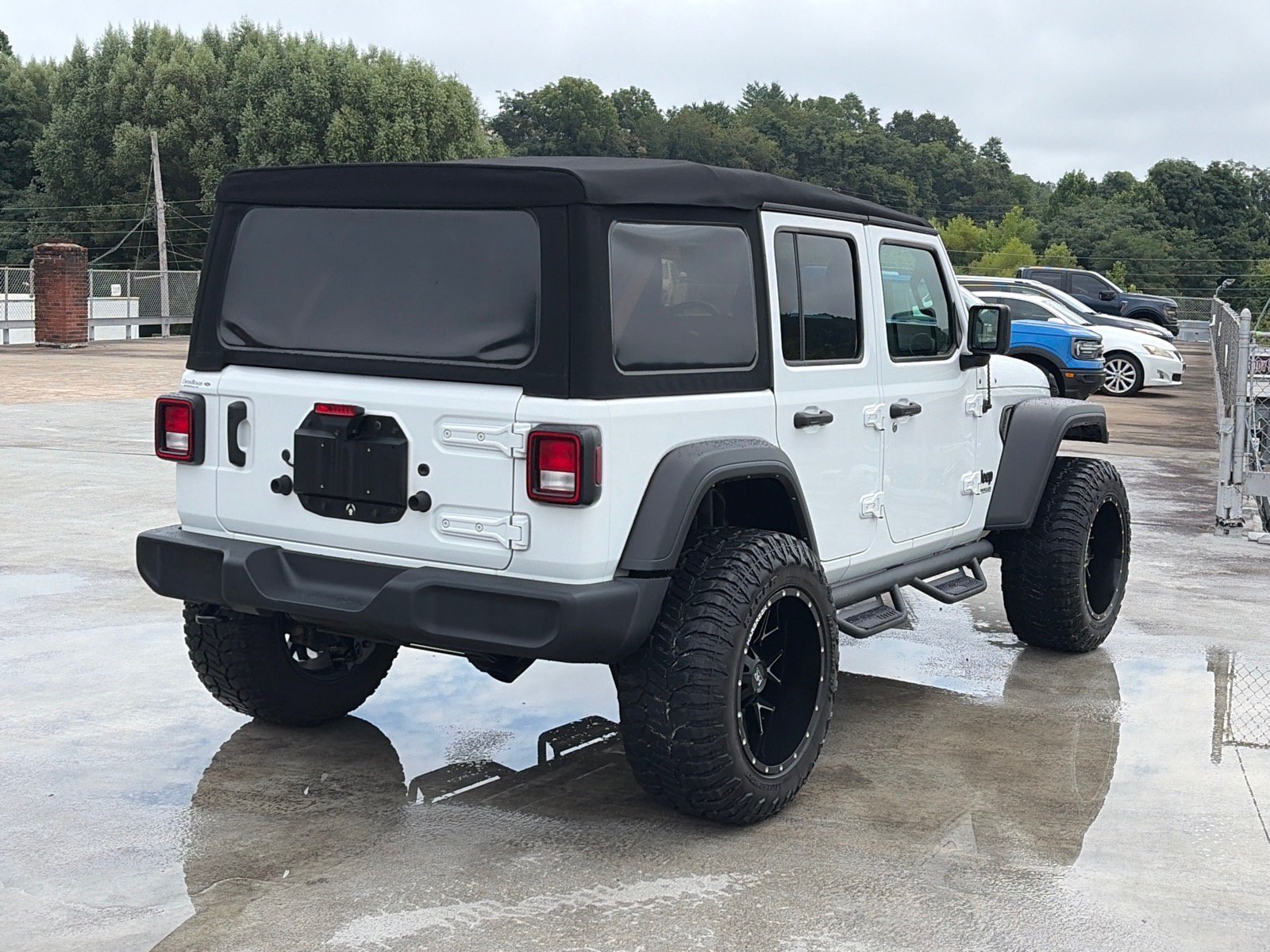 Used 2022 Jeep Wrangler Unlimited Sport AWD/4WD image 3