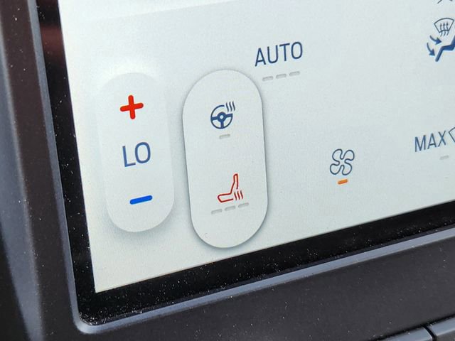 Certified 2024 Ford Edge ST-Line w/ Class II Trailer Tow Package image 25