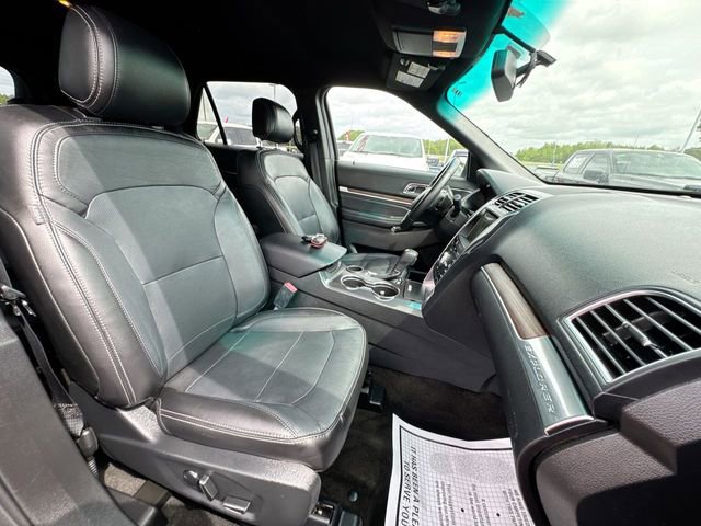 Certified 2017 Ford Explorer Limited FWD image 29