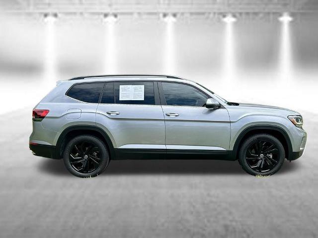 Used 2023 Volkswagen Atlas SE w/ Black Wheel Package FWD image 4