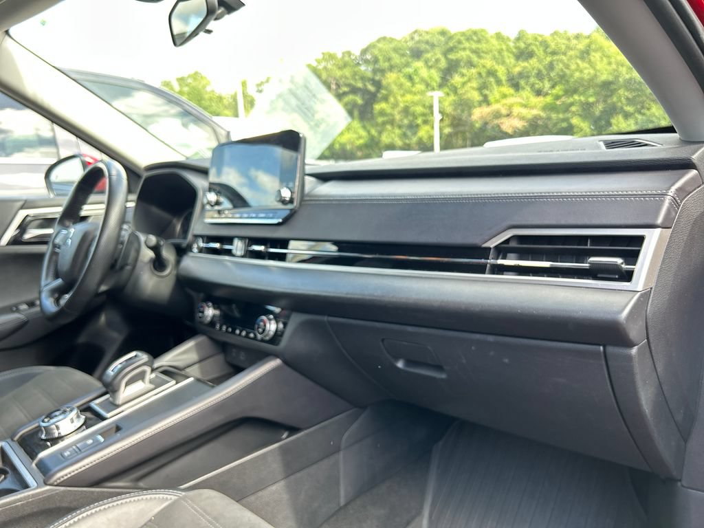 Used 2024 Mitsubishi Outlander SE AWD/4WD image 30