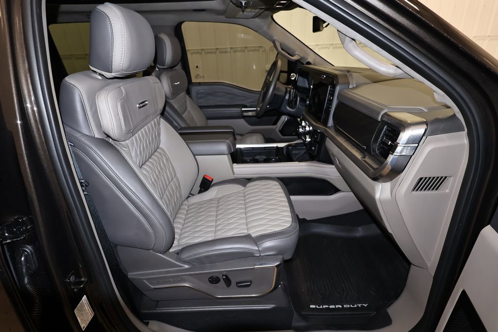 Certified 2025 Ford F350 Platinum w/ Platinum Plus Package image 24