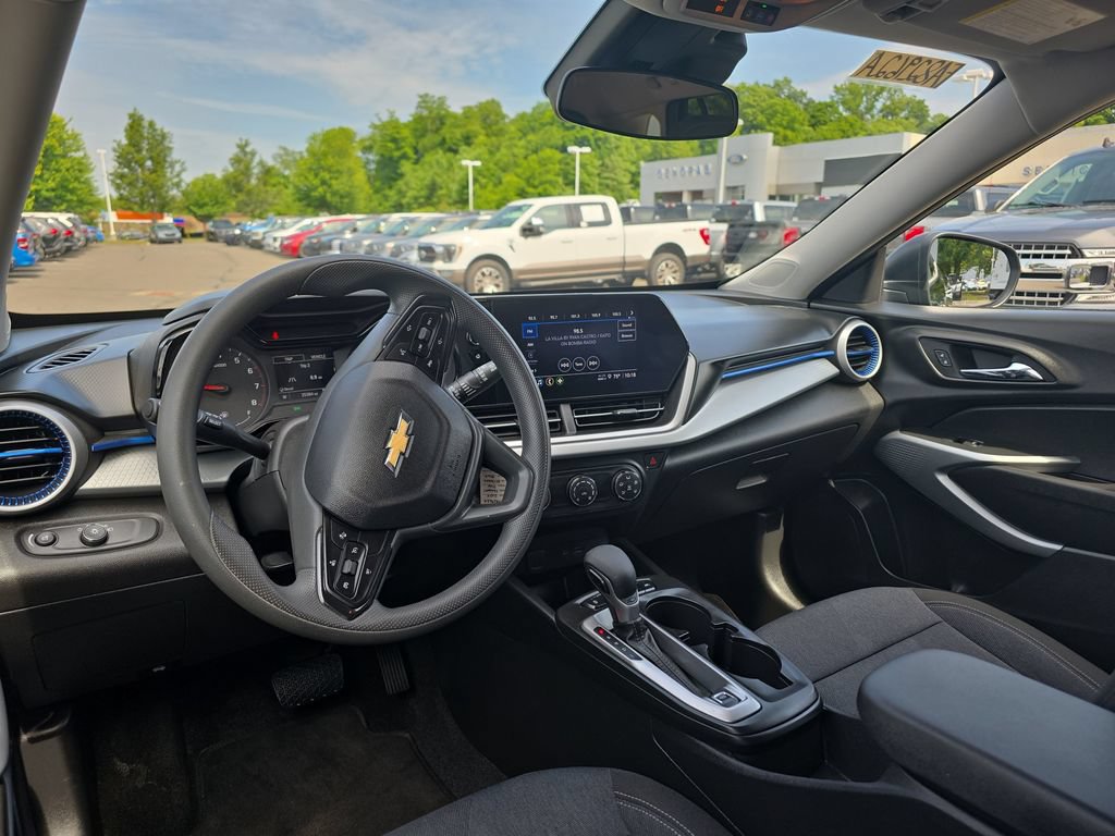 Used 2024 Chevrolet Trax LS w/ Driver Confidence Package FWD image 19