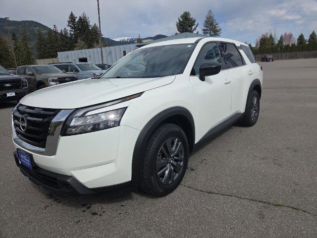 Used 2024 Nissan Pathfinder S AWD/4WD image 2