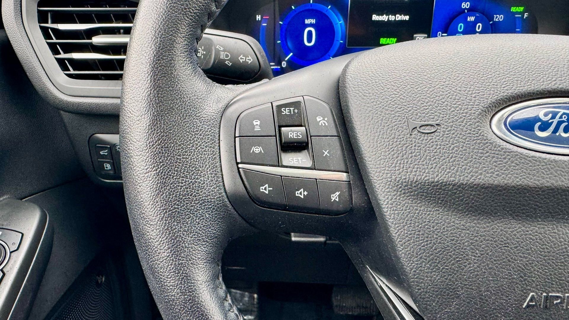 Certified 2020 Ford Escape Titanium w/ Titanium Premium Package 2.0 image 33