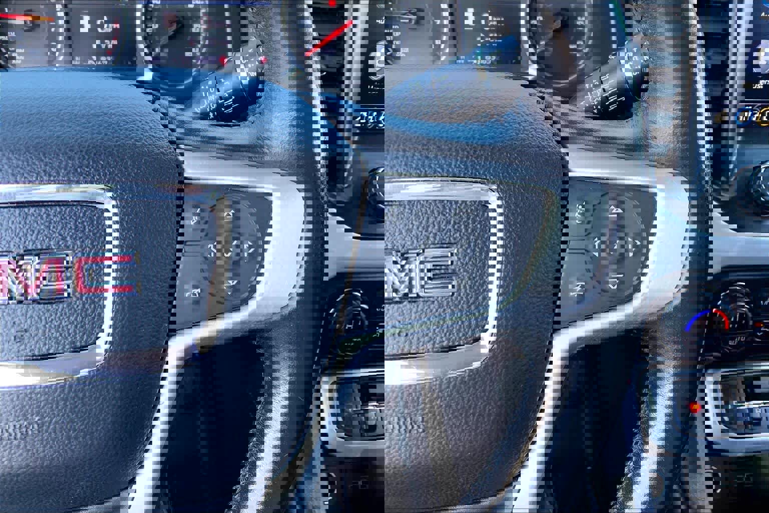 Used 2020 GMC Acadia SLT w/ Premium Package image 22