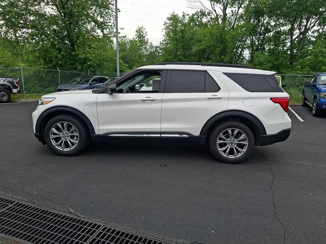 Certified 2023 Ford Explorer XLT w/ Equipment Group 202A AWD/4WD image 7