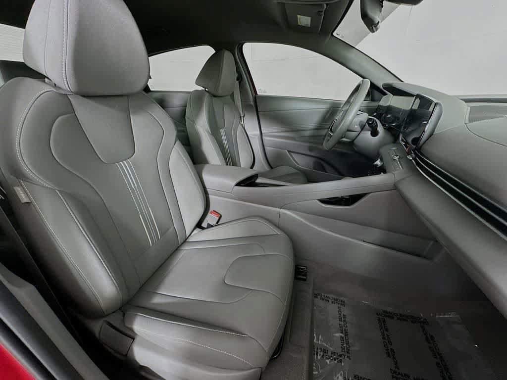 Used 2023 Hyundai Elantra SEL w/ Convenience Package FWD image 14